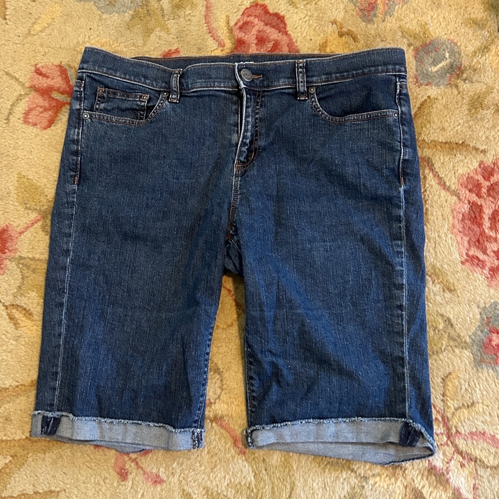 LOFT Outlet denim bicycle shorts EUC - size 12
